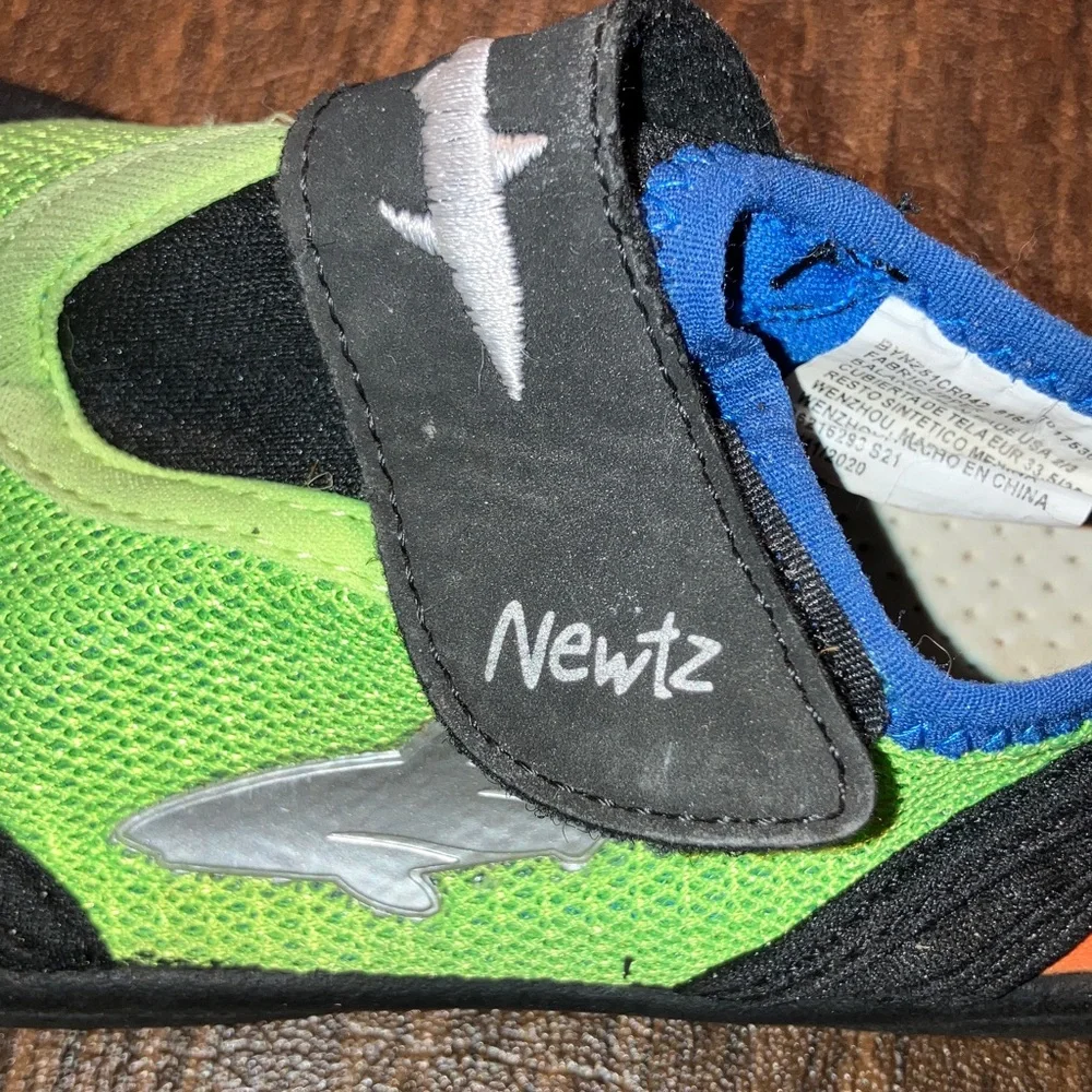 NEWTZ WATER SHOES UNISEX 4/5